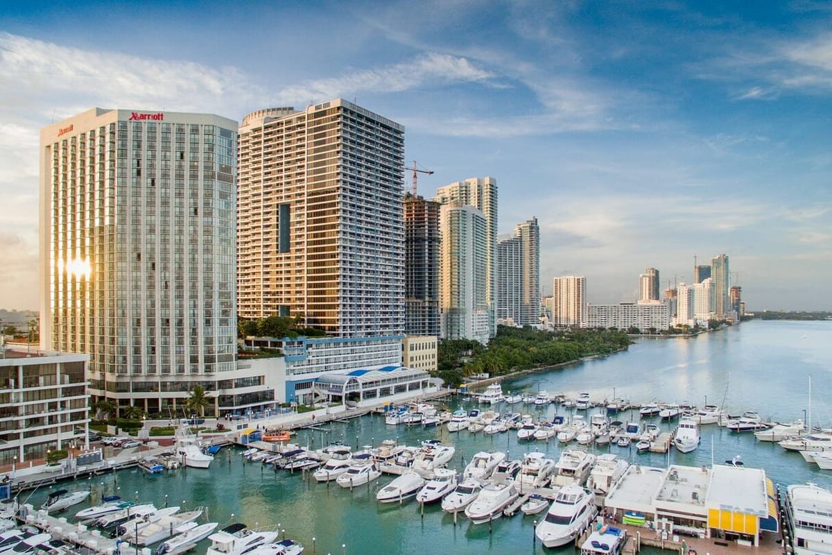 Miami Marriott Biscayne Bay, Miami: exterior of the building